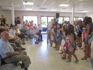 Las Damas animaron a los mayores. JLP.