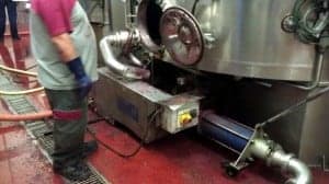 Trabajos en Bodega Pirineos. 