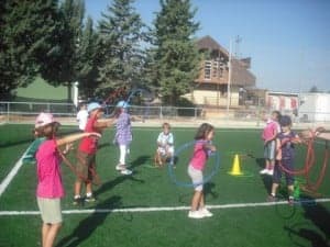 Juegos en el campo de fútbol. 