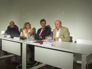Peridis durante su conferencia. JLP.
