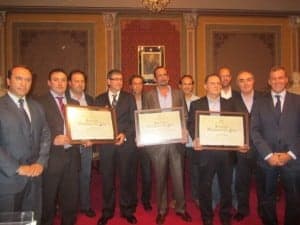 Los premiados con el jurado. José Luis Pano. 