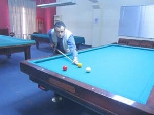 Carmelo realiza una carambola. JLP.
