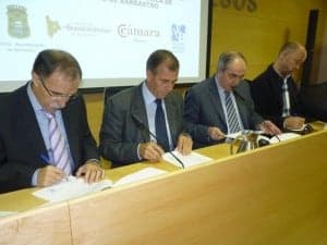 Firma del acuerdo. 