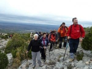 Pedro Solana con los montañeros en la Carrodilla. MAB.