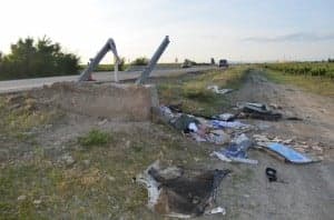 Restos del accidente mortal en la N-240. José Luis Pano.