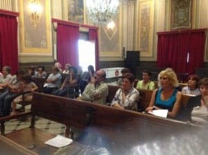 Trabajadoras de limpieza junto a representantes de CC.OO. JLP.