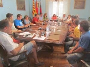 Los trabajadores fueron recibidos en el Ayuntamiento de Monzón. JLP.