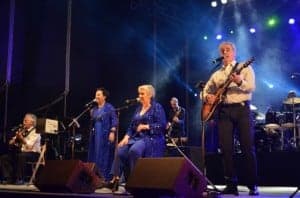 El Consorcio interpretó clásicos de Mocedades. JLP.