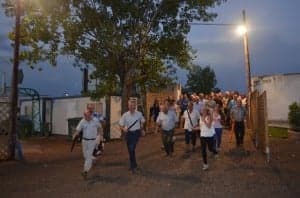 Corriendo en busca de mesa en la Muestra Gastronómica. JLP.
