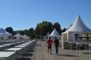 Preparativos en la Muestra Gastronómica. JLP.