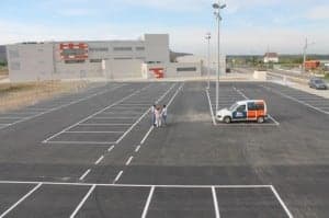 Parquing del nuevo colegio de Monzón. 