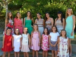 Damas mayores e infantiles. 