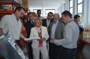 La consejera en su visita a la librería. JLP.