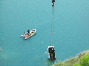 Los submarinistas de la Guardia Civil intervinieron en el rescate. JLP.