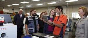La princesa en su visita al IES Pirámide.