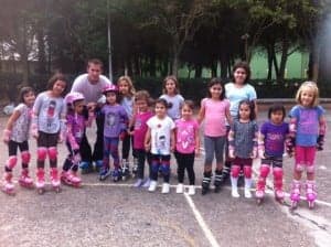 Grupo de patinadores en Monzón.
