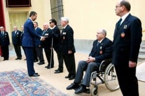 El Príncipe saluda a Pedraza. 