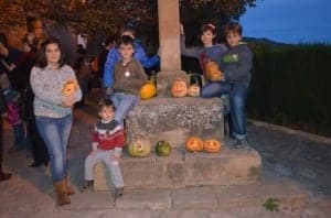 Los niños con sus calabazas. José Luis Pano.