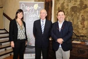 Autoridades públicas y privadas en la presentación de la campaña.