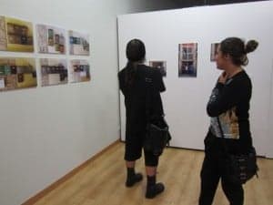 Visitantes a la exposición. JLP.