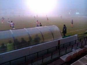  La intensa niebla condicionó el partido. Carlos Marco.