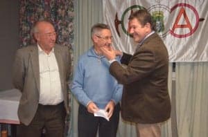 José Masgrau felicita a Pedro Escartín. JLP.