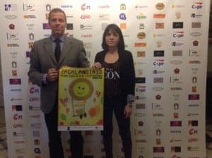 Cosculluela y Lasierra con el cartel. JLP.