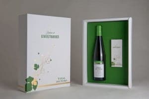 Botella y perfume de Viñas del Vero.