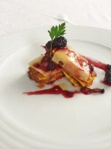 Mejor Conjunto de Tapas - Milhojas de longaniza con espuma de huevo frito