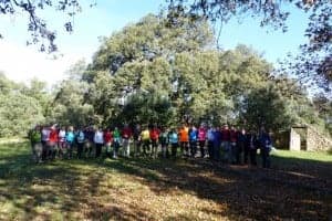 08 Foto de grupo junto a la Encina Milenaria, dedicada al pueblo de Francia