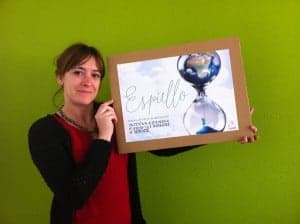 Sara Rubio con el cartel de Espiello 2016