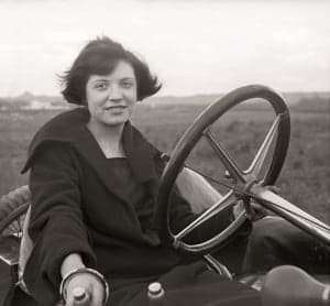 Pilar Lasaosa. [Ca. 1924-1927]