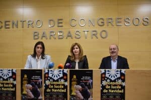 Pasacalles y música en Barbastro en el encendido de luces de Navidad