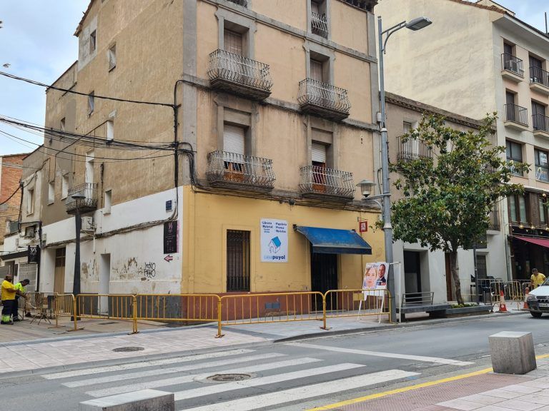 Desalojado un edificio en el centro de Binéfar y acordonada la zona por riesgo de hundimiento