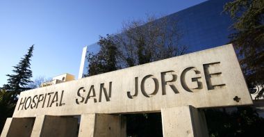 El Hospital de Barbastro llena la UCI y deriva al Hospital de San Jorge enfermos graves de COVID-19