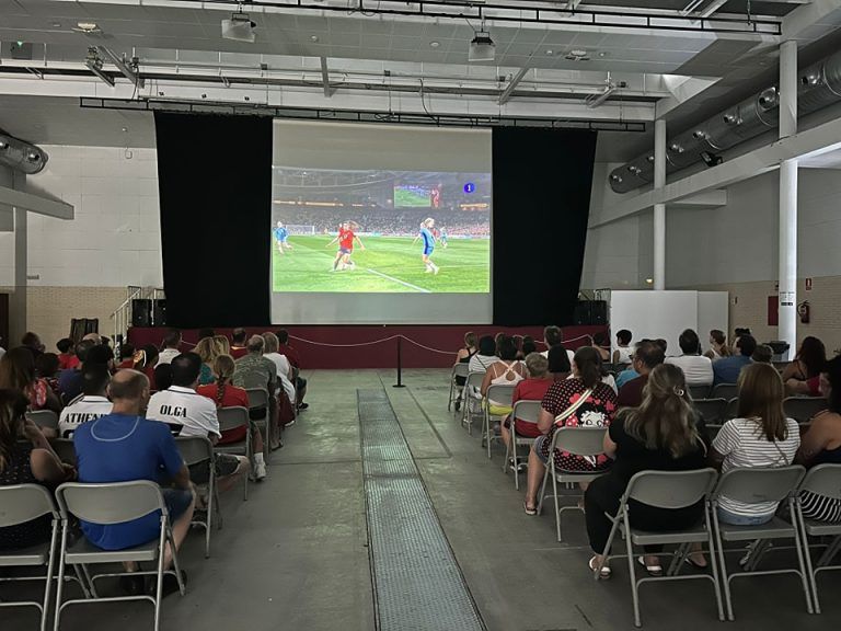 Más de un centenar de barbastrenses disfruta de la histórica victoria de España en Copa Mundial Femenina de la FIFA