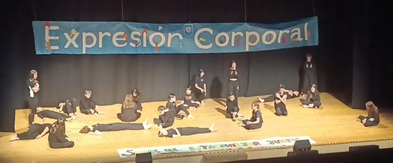 IV Muestra de expresión corporal