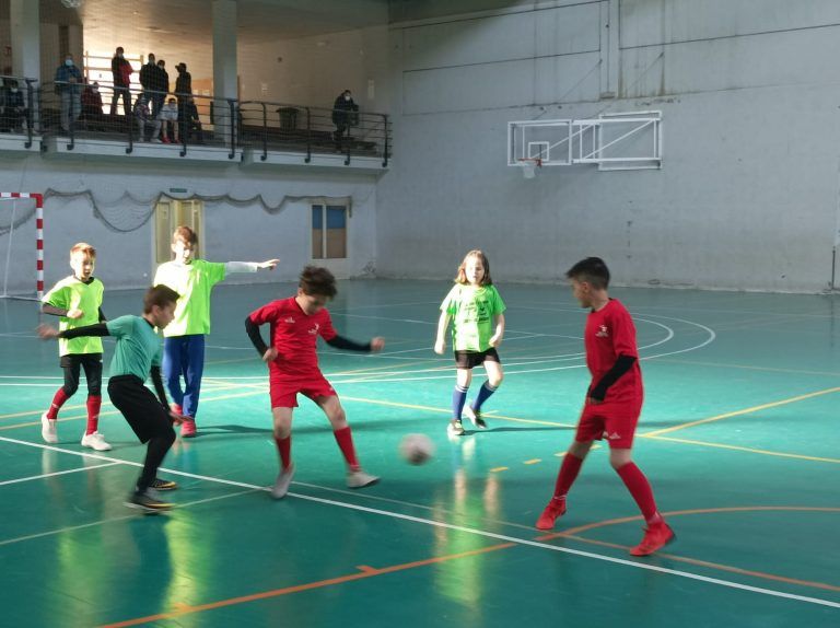 Los equipos de Estadilla lideran la Liga Comarcal de Fútbol Sala alevín y benjamín