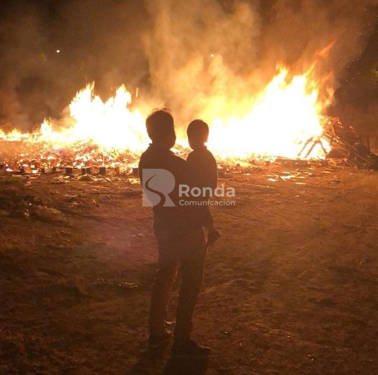 Las hogueras de San Ramón y el dragón Belaín santos barbudos somontano