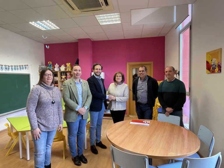 Ayuntamiento de Monzón y Cáritas renuevan la gestión del Punto de Encuentro Familiar
