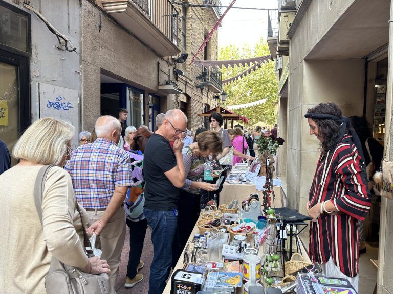 Animado mercado medieval en Barbastro para celebrar el 950 aniversario de la reina Petronila