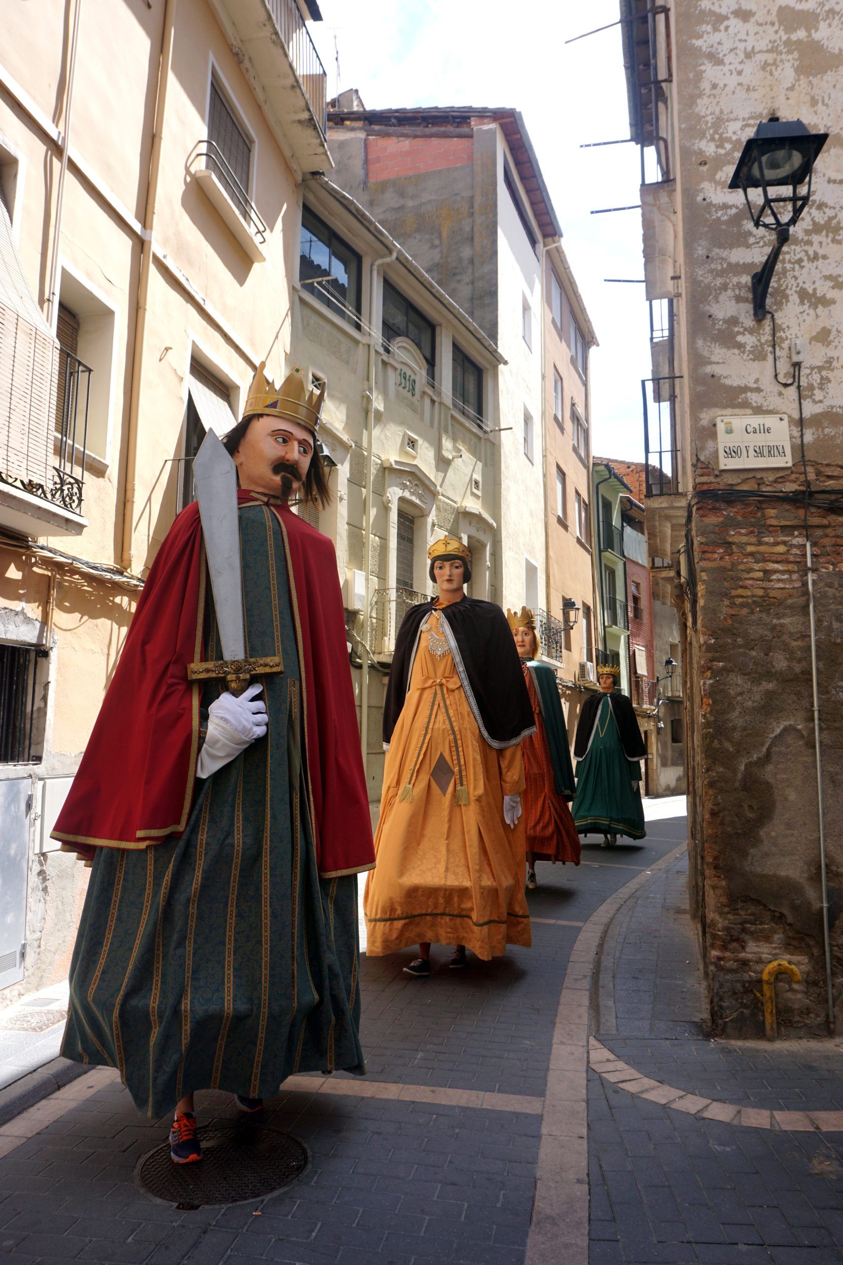 Gigantes Cabezudos Barbastro cabezudos san ramón barbastro
