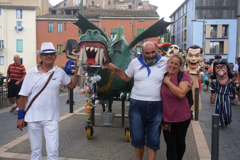 La restaurada comparsa de Gigantes y Cabezudos presentes por primera vez en las Fiestas de San Ramón de Barbastro Gigantes Cabezudos Barbastro