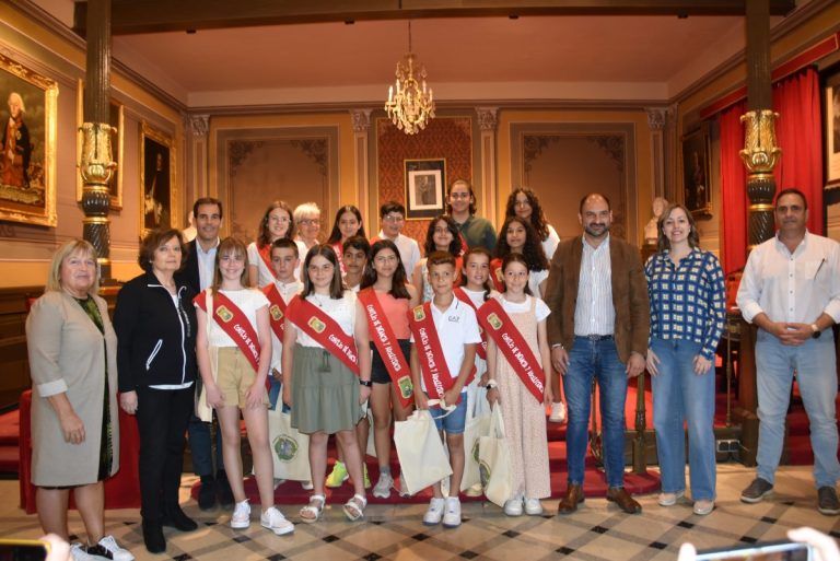 Ocho nuevos miembros del Consejo Municipal de la Infancia y Adolescencia de Barbastro toman posesión de su cargo
