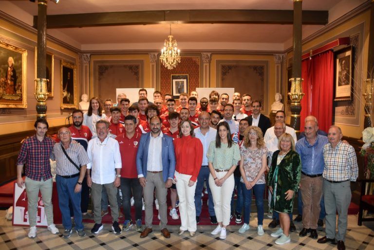 Recepción en el Ayuntamiento a la UD Barbastro por su ascenso a 2ª RFEF