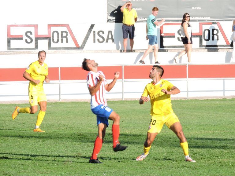 Reparto de puntos en el debut de la U.D. Barbastro en 2ªRFEF ante el Logroñés