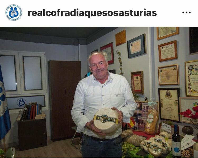 Quesos de Guara presenta ante la cofradía del queso de Asturias su queso con trufa