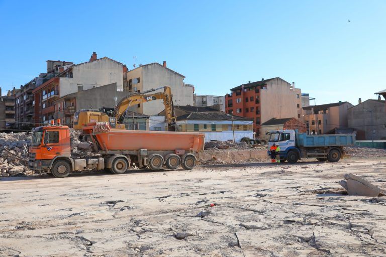 Lambán visita las obras del nuevo centro de salud de Barbastro