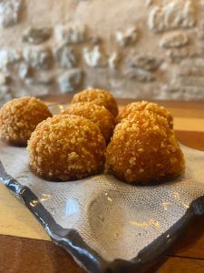 Croquetas de pollo de L'Usuella en el Festival Vino Somontano.