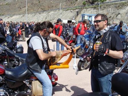 La Asociación Quebrantahuesos Harley Huesca se fundó con el objetivo de agrupar a los motociclistas altoaragoneses poseedores de una motocicleta Harley Davidson. La Asociación Quebrantahuesos Harley Huesca se fundó con el objetivo de agrupar a los motociclistas altoaragoneses poseedores de una motocicleta Harley Davidson.